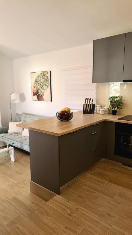 Family Oasis Apartment Zukve Vrsi Luaran gambar