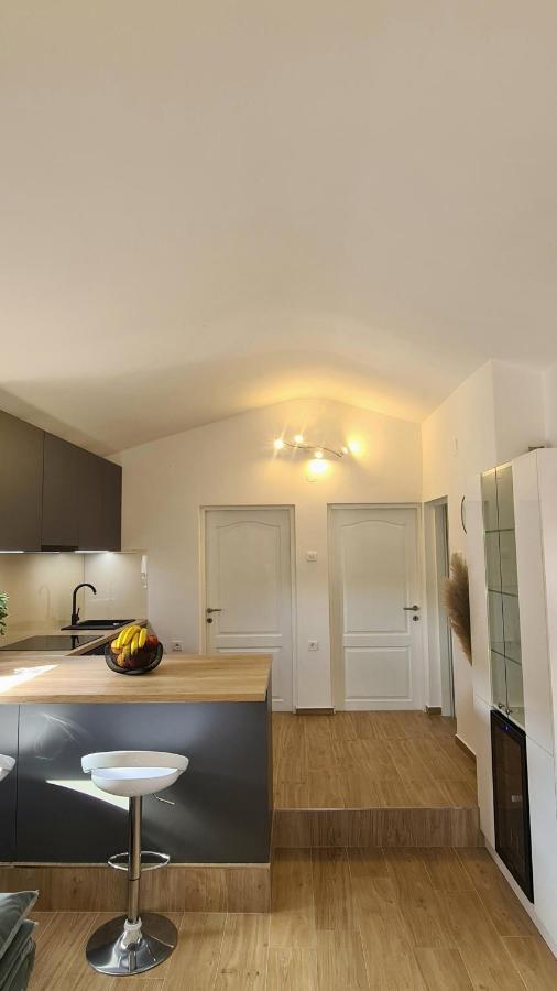 Family Oasis Apartment Zukve Vrsi Luaran gambar