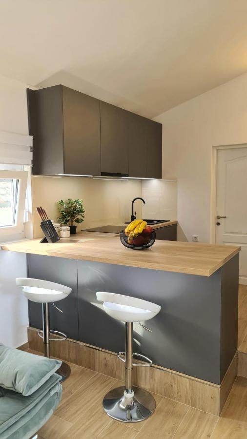 Family Oasis Apartment Zukve Vrsi Luaran gambar