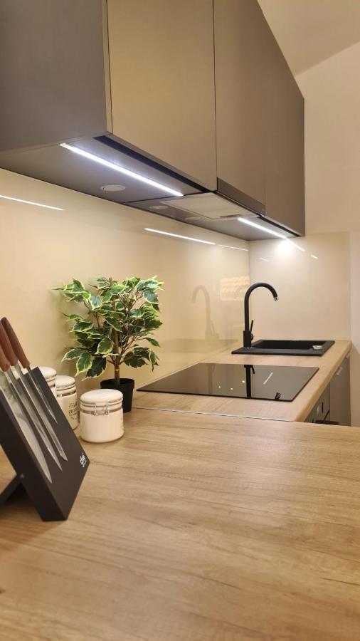 Family Oasis Apartment Zukve Vrsi Luaran gambar