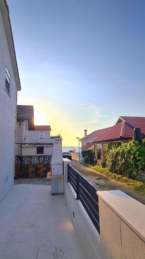 Family Oasis Apartment Zukve Vrsi Luaran gambar