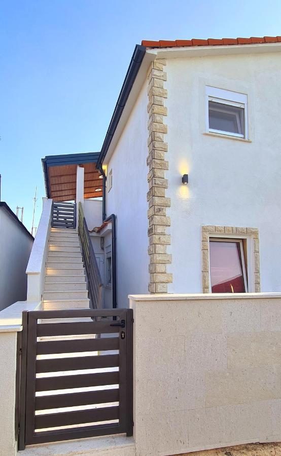 Family Oasis Apartment Zukve Vrsi Luaran gambar
