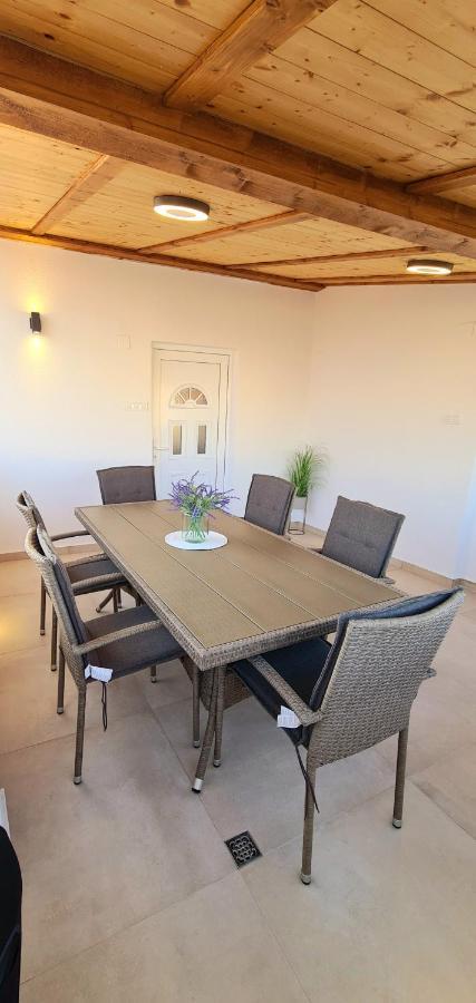 Family Oasis Apartment Zukve Vrsi Luaran gambar